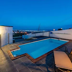 https://casa-mira.in-canary-islands.com